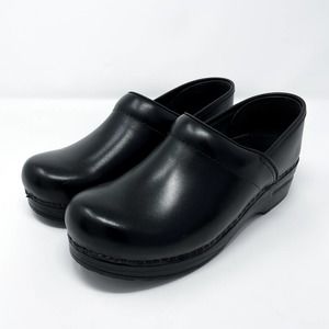 NEW DANKSO Classic Black Leather Professional Nursing Clogs
